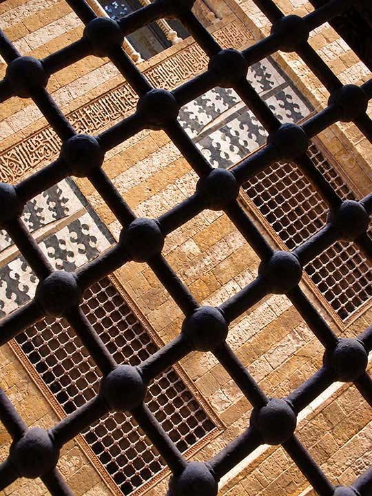 العمارة والذاكرة — شارع المعز