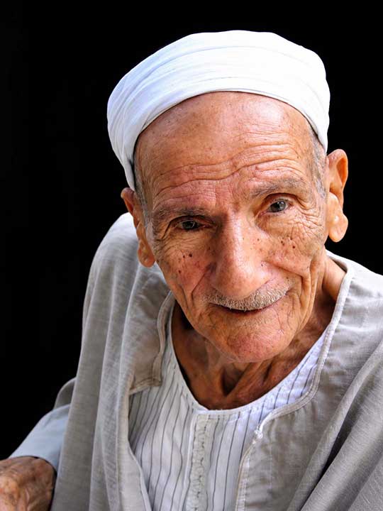 وجوه وحكايات